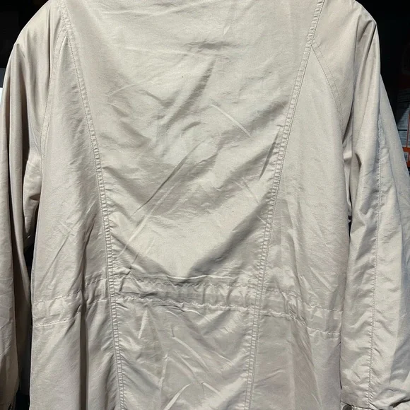 Vintage London Fog Women's Y2K Beige Trench Coat - Picture 3 of 7